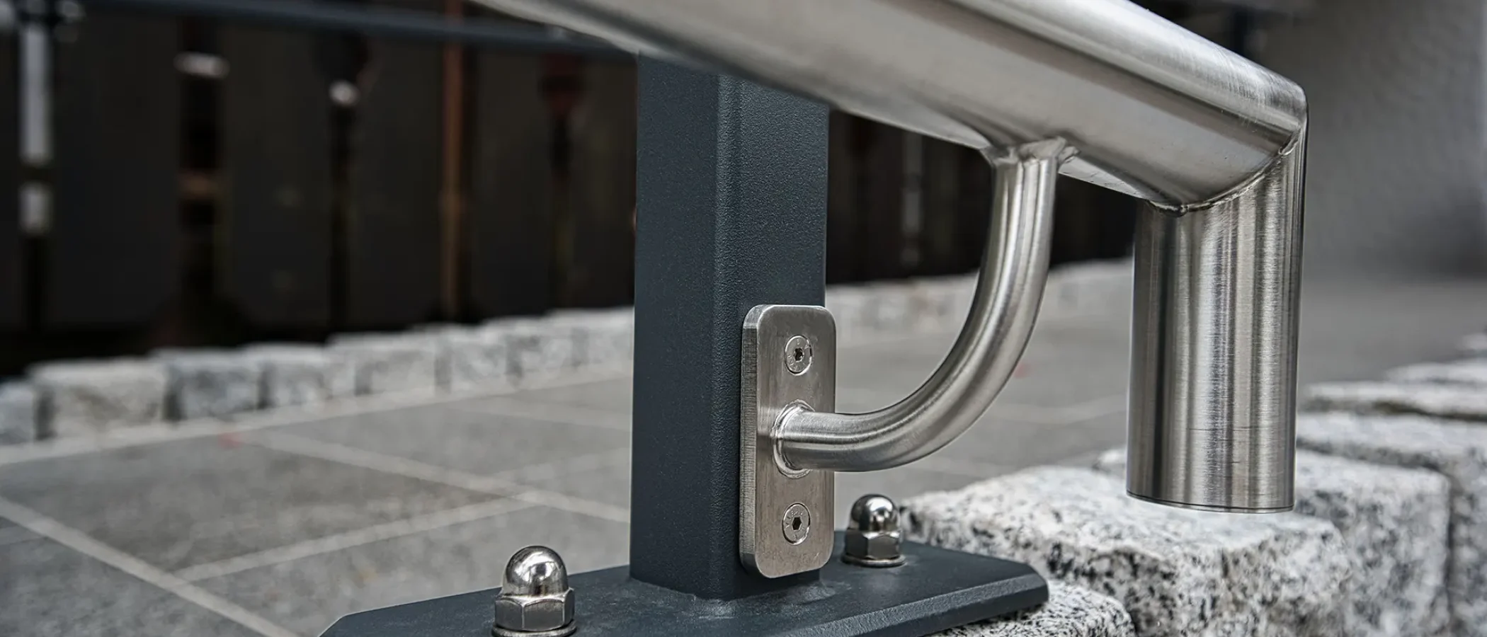 Handlauflicht, Lichthandlauf, CROSO, Feldmann, Wolfsgruber, Edelstahlhandlauf mit LED, Handlaufbeleuchtung, LED Handlauf, LED Modul, 12V LED Beleuchtung, LED-Systemhandläufe, LED Systemhandläufe, 24V Gleichspannung, Notbeleuchtung gemäß DIN EN 1838, LED Handlaufset (IP67), Schutzart IP67, Dimmbar, Salznebelbeständig, Ausstrahlungswinkel, Flexibilität, Farbtemperatur (kalt, warmweiß, RGB Multicolor), hochgradig UV beständig, Kunststoffabdeckung, Transmissionsgrad 85%, Connectsystem, Inventronics LED Linien Linearlight Flex Protect, Optotronic OT, Oti DALI, Handlaufträger, Pfostenmontage, Rohrstütze, 3000 K, 4000 K, 5000 K, asymetrische Lichtverteilung, MID Power LED, SK III, Glas Marte, Plarol, Südmetall, Onlevel, Lazortrack,